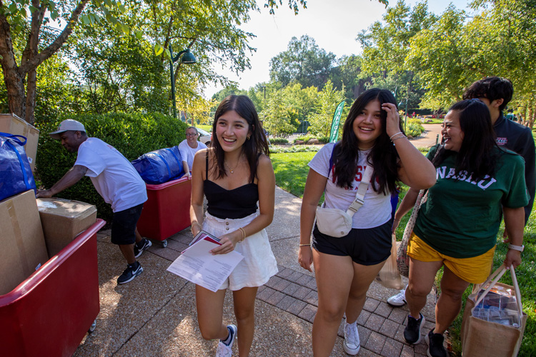 Students moving in