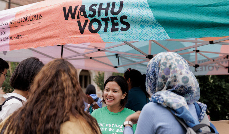 The inaugural Longest Table event, organized by the Gephardt Institute, was held on Mudd Field, where more than 100 students joined in a meal and civic dialogue.